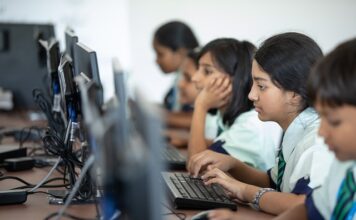 Czy opłaca się iść na studia informatyczne?