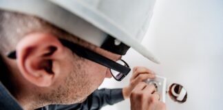 Co się robi jako elektryk?